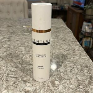 DRMTLGY essential cleaner, 6.9 ounces